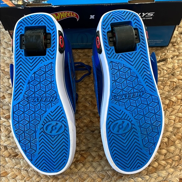 Heelys Blue Roller Shoes - Picture 5 of 16